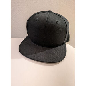 Brandless black snapback with green underbill new without tags